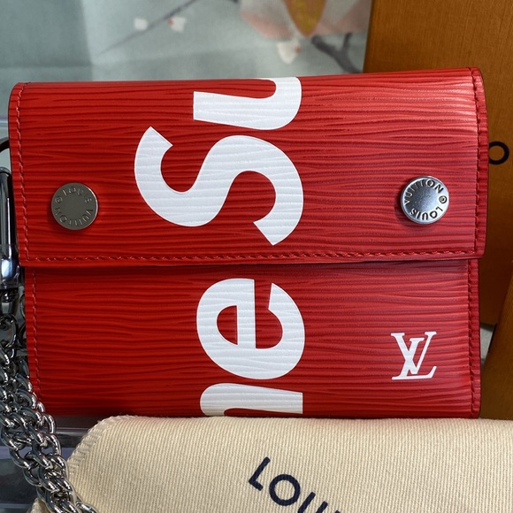 Louis Vuitton Supreme Red Epi Leather Pochette Jour GM Portfolio **HP** - Picture 3 of 14